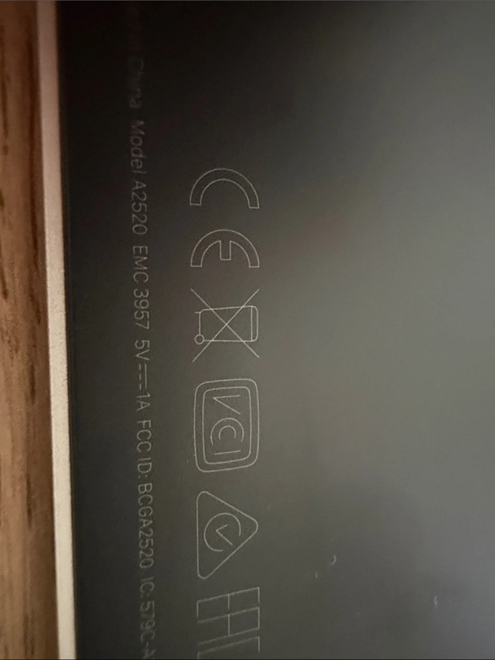 A2520 Apple Slim Black & Silver Wireless Keyboard with lightning Cable